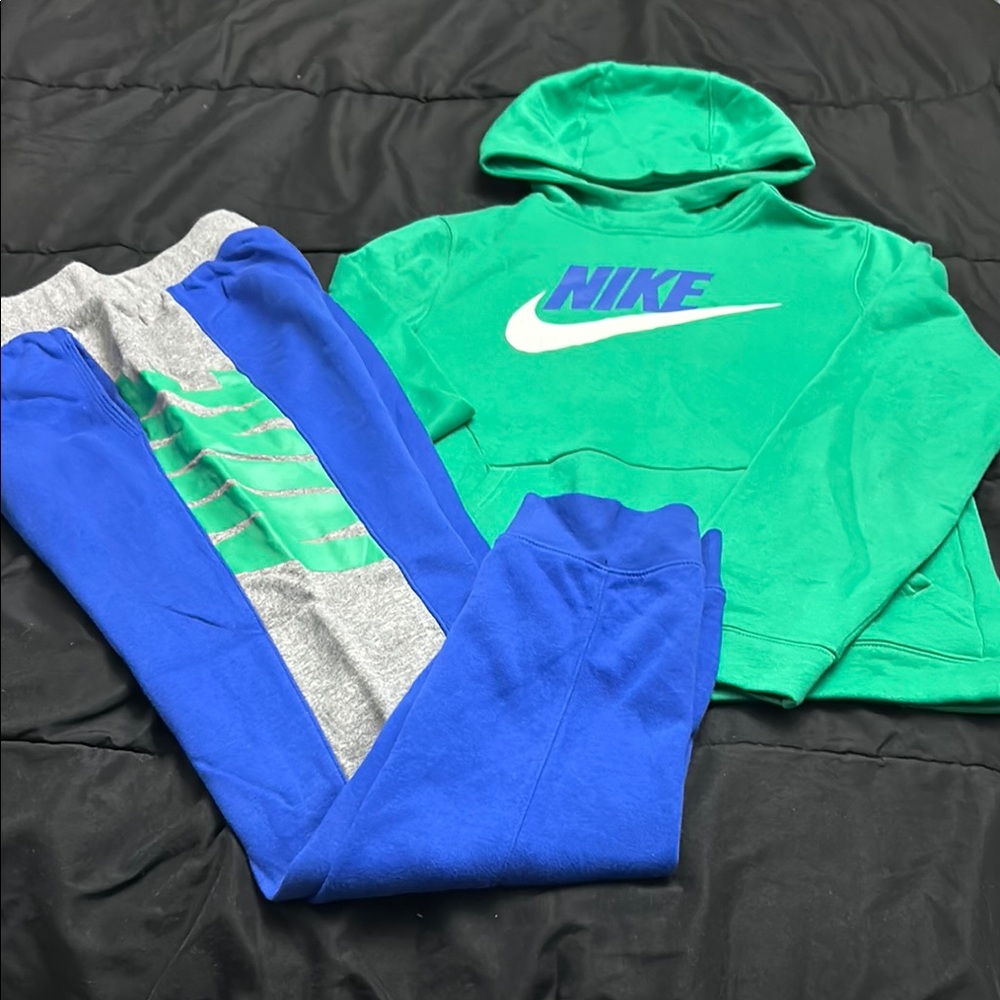 Nike Sweat Suit
